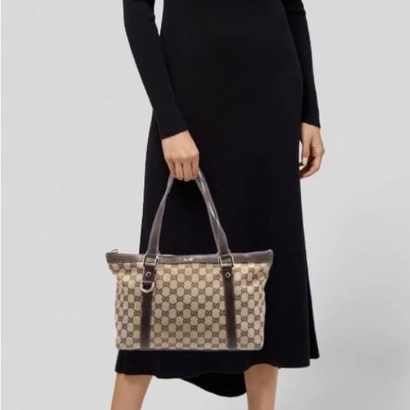 Sold🌹AUTHENTIC Gucci Canvas Abbey Tote🌹🌹 - Picture 3 of 16